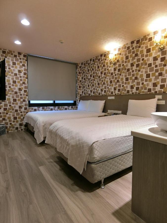 Taiwan Seven Days Boutique Hotel ไทเป ภายนอก รูปภาพ