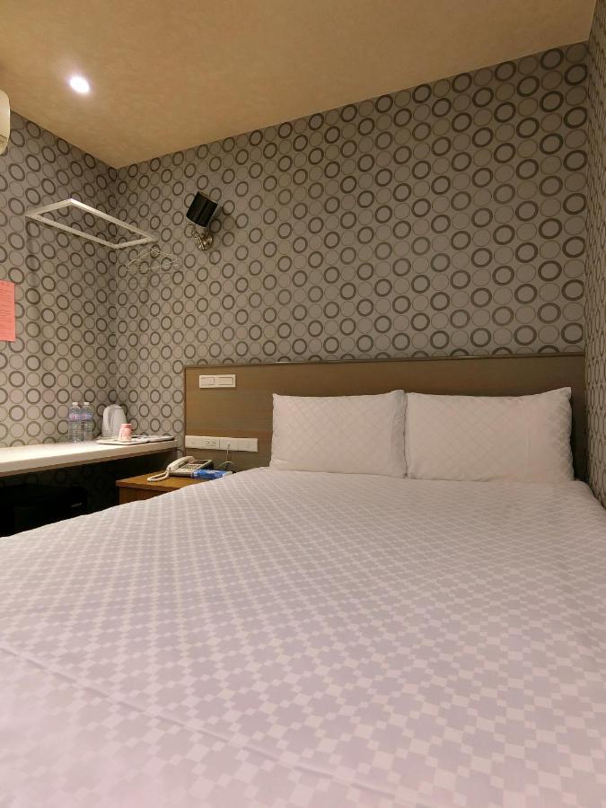Taiwan Seven Days Boutique Hotel ไทเป ภายนอก รูปภาพ