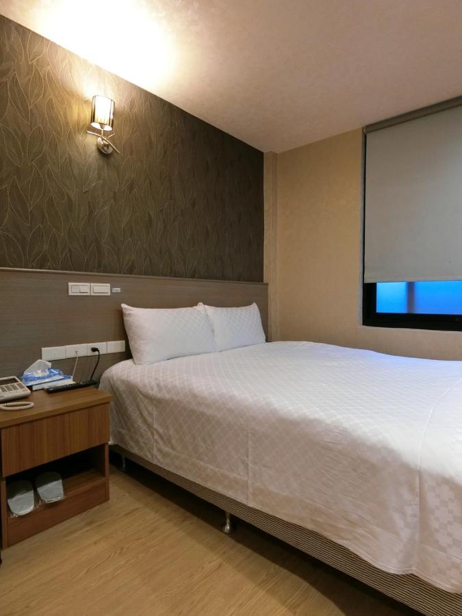 Taiwan Seven Days Boutique Hotel ไทเป ภายนอก รูปภาพ