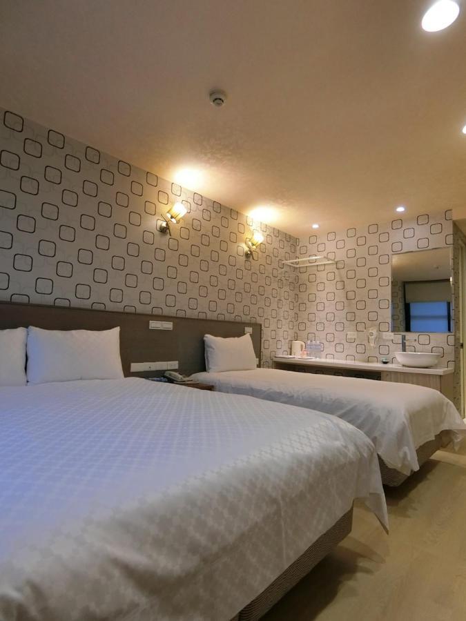 Taiwan Seven Days Boutique Hotel ไทเป ภายนอก รูปภาพ