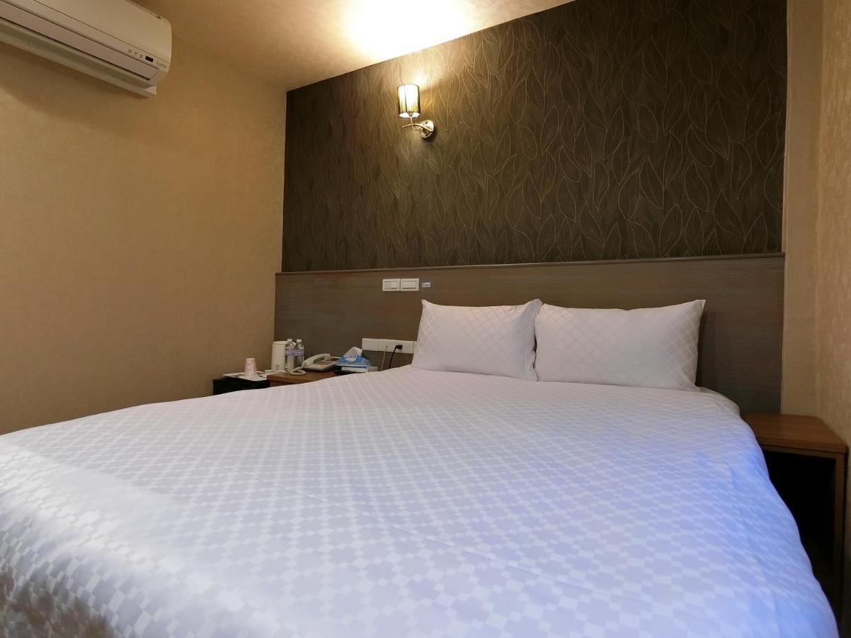 Taiwan Seven Days Boutique Hotel ไทเป ภายนอก รูปภาพ