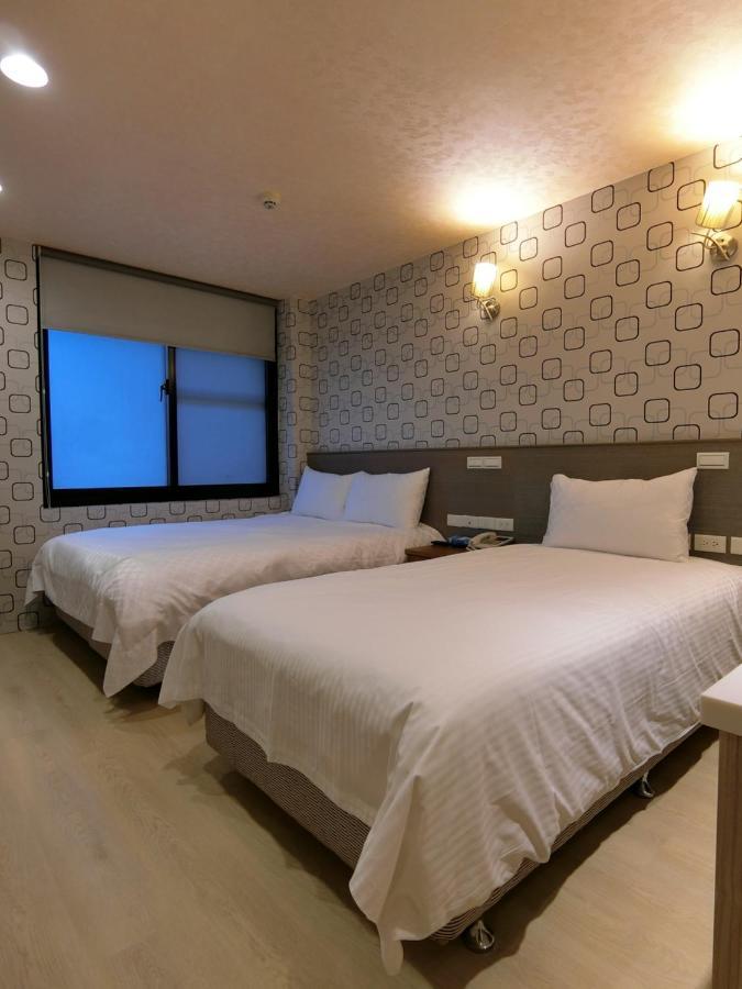Taiwan Seven Days Boutique Hotel ไทเป ภายนอก รูปภาพ