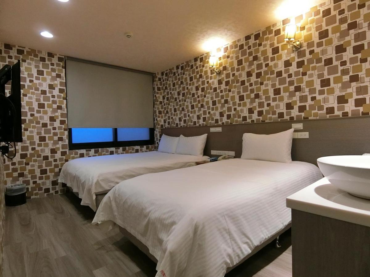 Taiwan Seven Days Boutique Hotel ไทเป ภายนอก รูปภาพ
