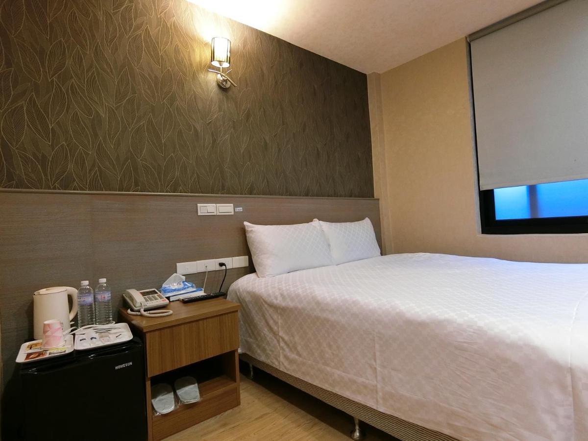 Taiwan Seven Days Boutique Hotel ไทเป ภายนอก รูปภาพ