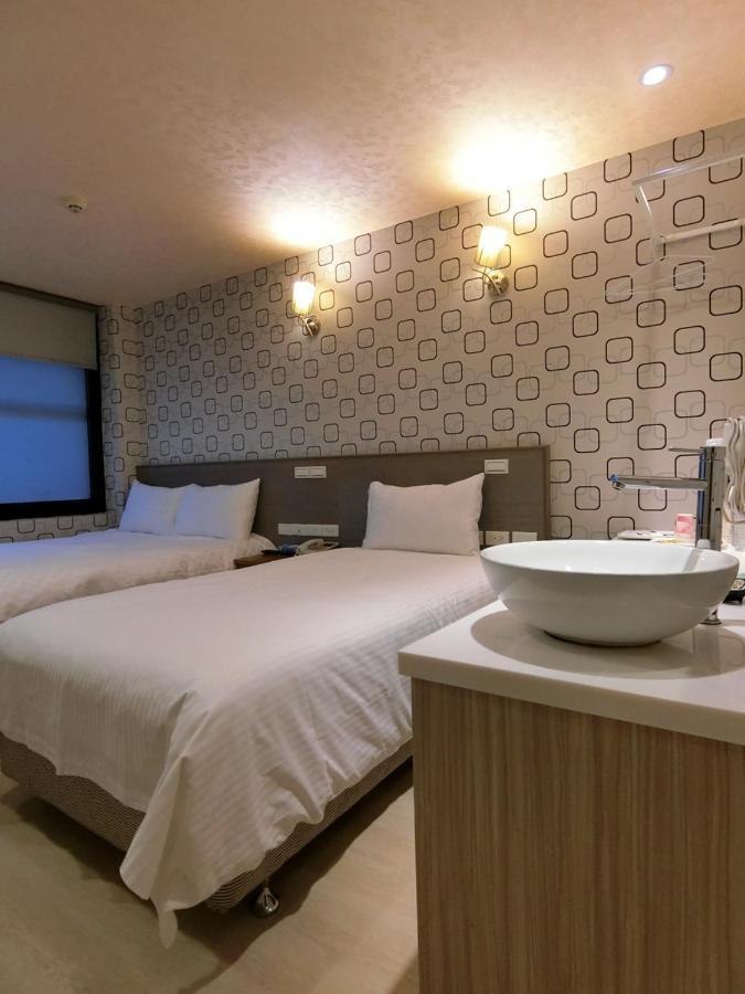 Taiwan Seven Days Boutique Hotel ไทเป ภายนอก รูปภาพ
